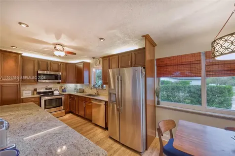 6661 SW 6th Street Pembroke Pines FL 33023