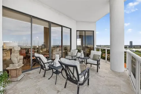 3598 Yacht Club Drive Aventura FL 33180
