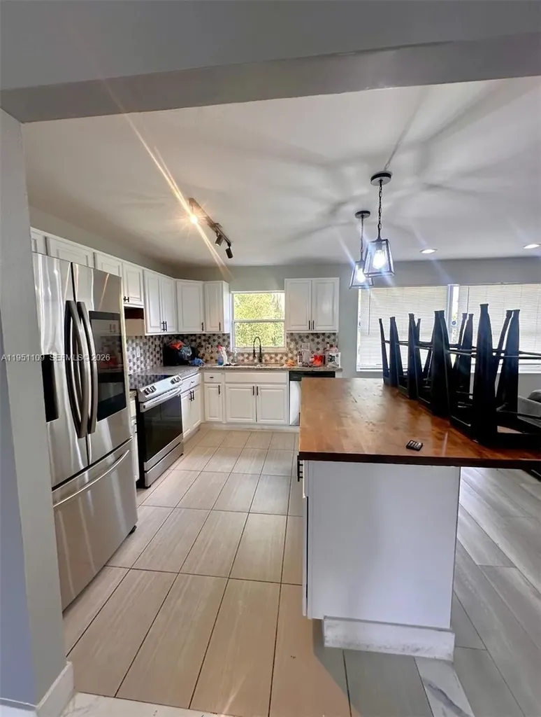 3809 NW 84th Avenue Coral Springs FL 33065