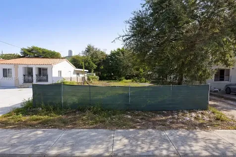 161 NW 18th Avenue Miami FL 33125