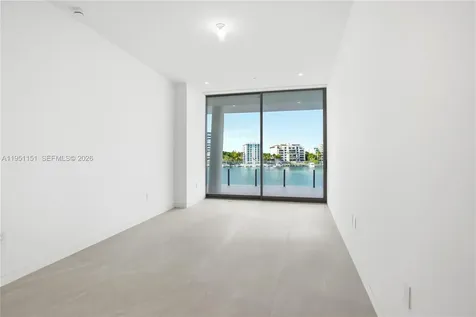 5 Grove Isle Coconut Grove FL 33133