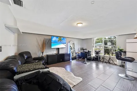 2534 Monroe Street Hollywood FL 33020