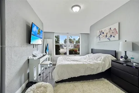 2534 Monroe Street Hollywood FL 33020