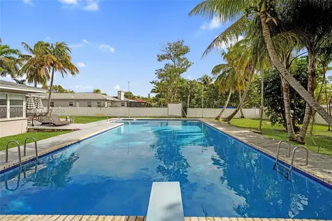 2534 Monroe Street Hollywood FL 33020