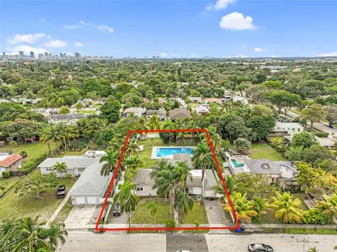 2534 Monroe Street Hollywood FL 33020