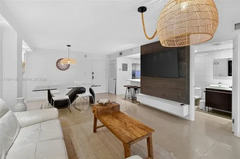 2401 Collins Avenue Miami Beach FL 33140
