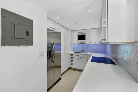 2401 Collins Avenue Miami Beach FL 33140