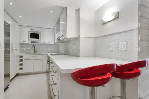 2401 Collins Avenue Miami Beach FL 33140
