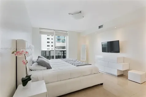 2401 Collins Avenue Miami Beach FL 33140