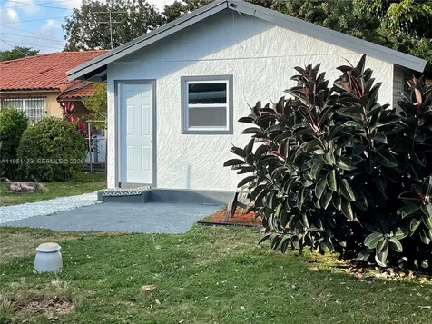 2993 SW 16th Terrace Miami FL 33145