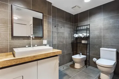 2155 Washington Court Miami Beach FL 33139