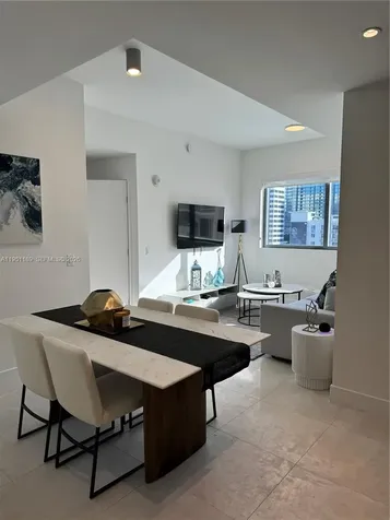 239 SW 9th Street Miami FL 33130