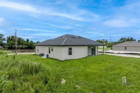 3318 30th Street SW Lehigh Acres FL 33976