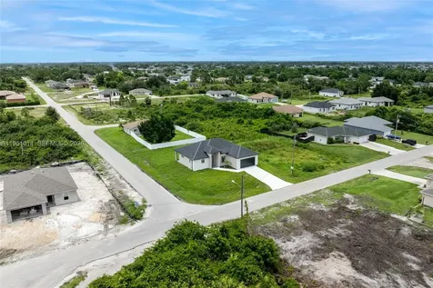 3318 30th Street SW Lehigh Acres FL 33976
