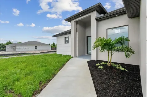 3318 30th Street SW Lehigh Acres FL 33976