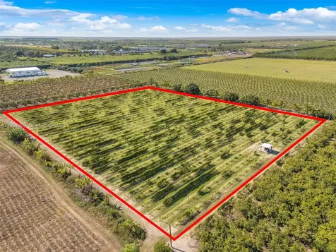 3335# SW 213 Avenue Florida City FL 33034