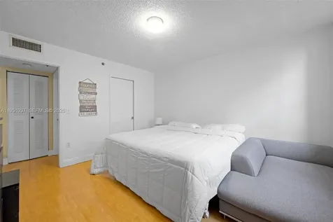 19555 E Country Club Drive Aventura FL 33180