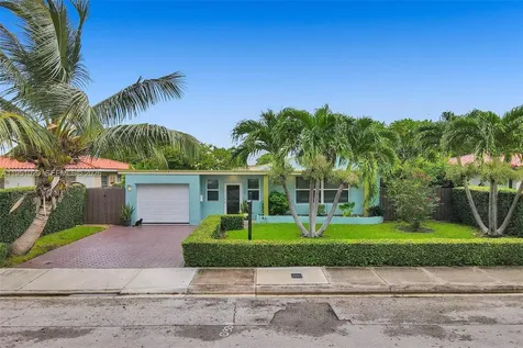 7525 W Treasure Drive North Bay Village FL 33141