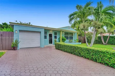 7525 W Treasure Drive North Bay Village FL 33141
