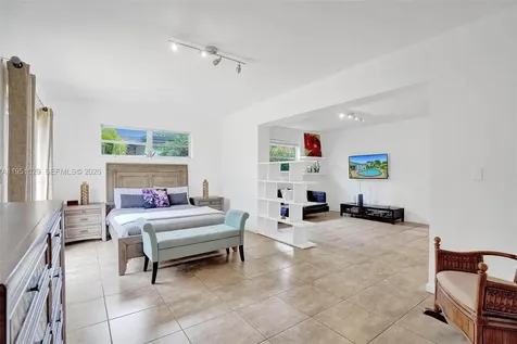 7525 W Treasure Drive North Bay Village FL 33141
