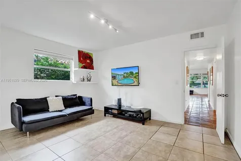 7525 W Treasure Drive North Bay Village FL 33141