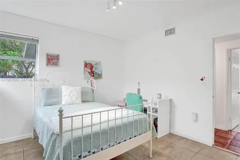 7525 W Treasure Drive North Bay Village FL 33141