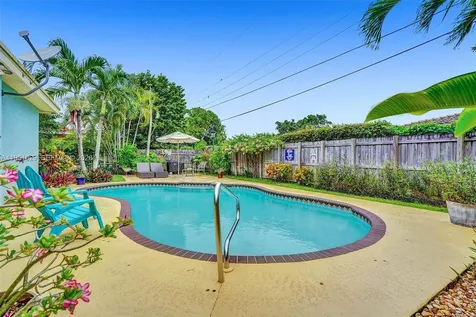 7525 W Treasure Drive North Bay Village FL 33141