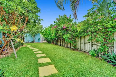 7525 W Treasure Drive North Bay Village FL 33141