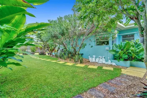 7525 W Treasure Drive North Bay Village FL 33141
