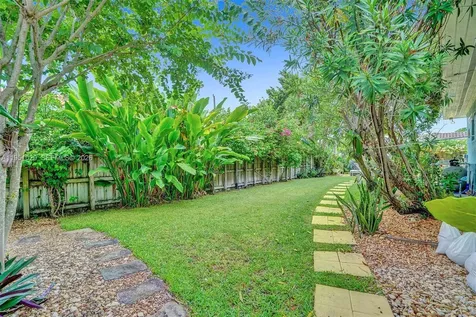 7525 W Treasure Drive North Bay Village FL 33141