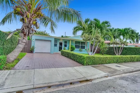 7525 W Treasure Drive North Bay Village FL 33141