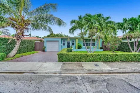 7525 W Treasure Drive North Bay Village FL 33141