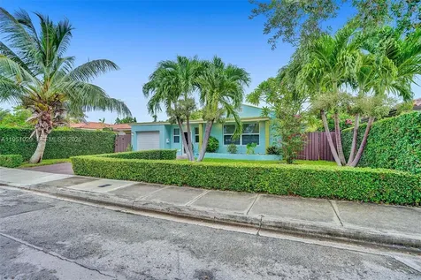 7525 W Treasure Drive North Bay Village FL 33141
