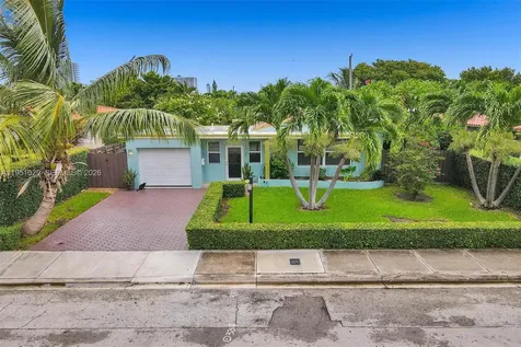 7525 W Treasure Drive North Bay Village FL 33141