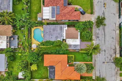 7525 W Treasure Drive North Bay Village FL 33141