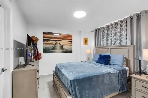 2647 NW 25th Avenue Miami FL 33142