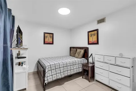 2647 NW 25th Avenue Miami FL 33142