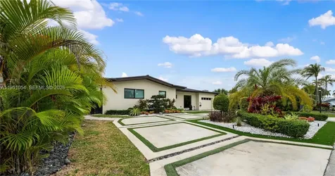 1810 NE 43rd Court Oakland Park FL 33308