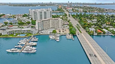 7904 West Drive North Bay Village FL 33141