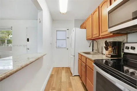 7904 West Drive North Bay Village FL 33141