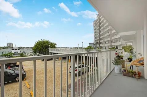 7904 West Drive North Bay Village FL 33141