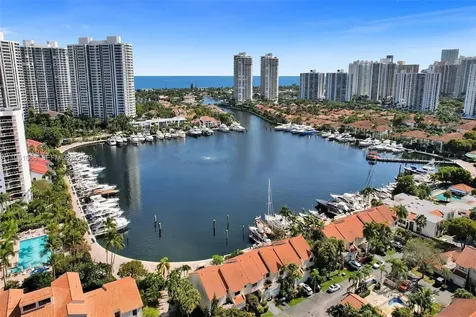 21248 Harbor Way Aventura FL 33180