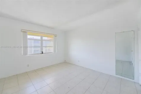 3071 NW 47th Terrace Lauderdale Lakes FL 33313