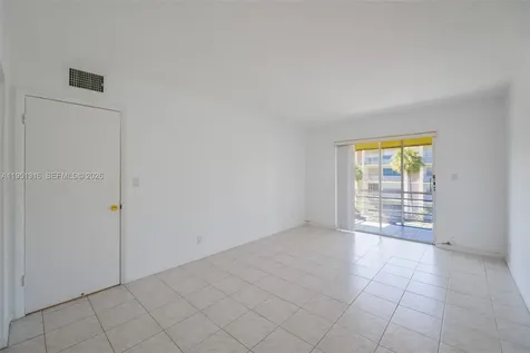 3071 NW 47th Terrace Lauderdale Lakes FL 33313