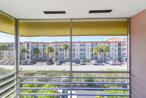 3071 NW 47th Terrace Lauderdale Lakes FL 33313