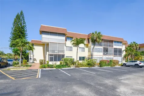 3071 NW 47th Terrace Lauderdale Lakes FL 33313