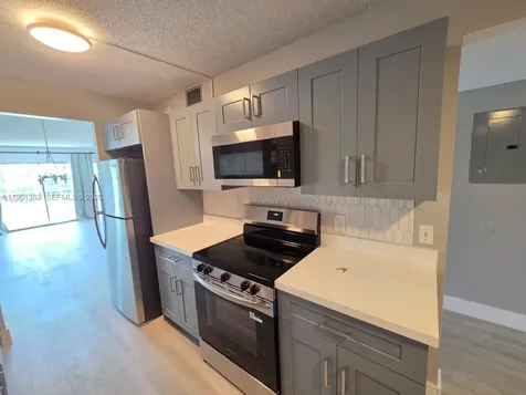 1401 SW 128th Terrace Pembroke Pines FL 33027