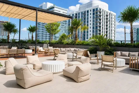 11 NE 6th Street Miami FL 33132