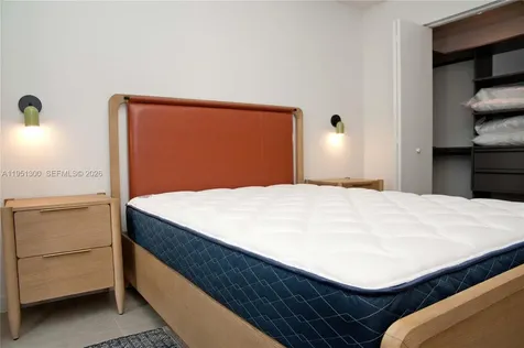 11 NE 6th Street Miami FL 33132