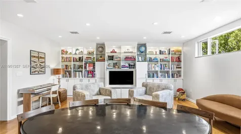 4805 Cherokee Avenue Miami Beach FL 33140